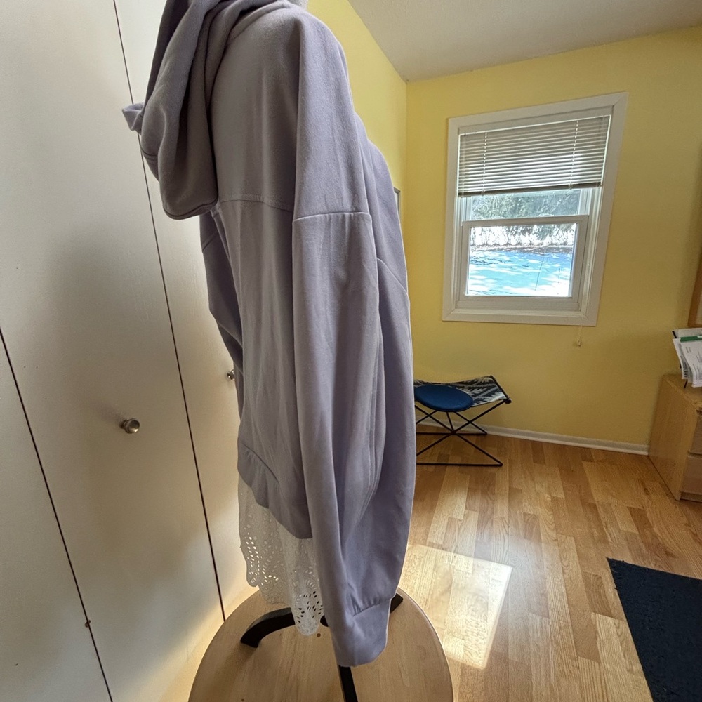 Pilcro Lavender Hoodie with White Eyelet Hem XL - Picture 3 of 4
